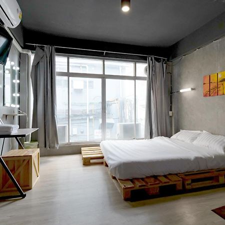 The Beds Ever Hostel (Adults Only) Bangkok Eksteriør billede