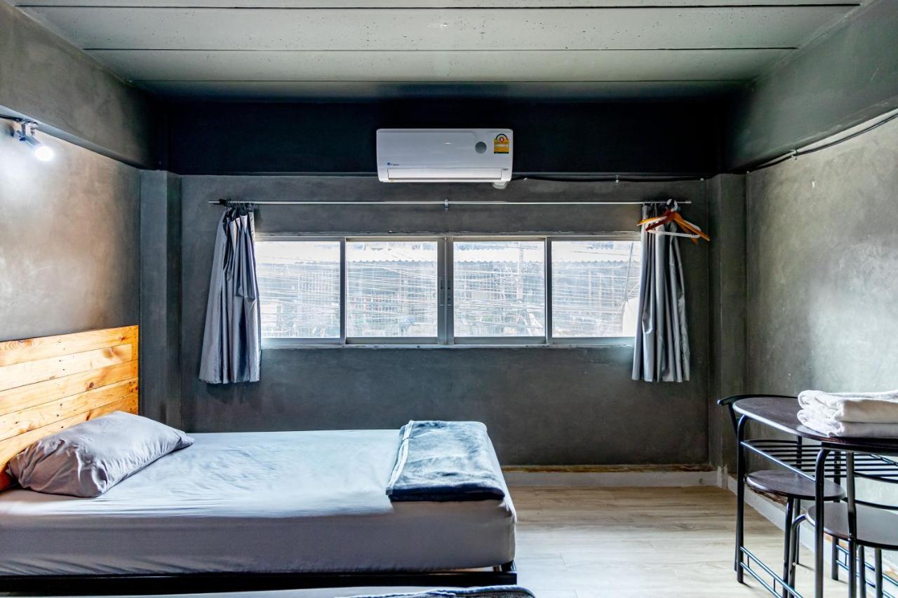 The Beds Ever Hostel (Adults Only) Bangkok Eksteriør billede