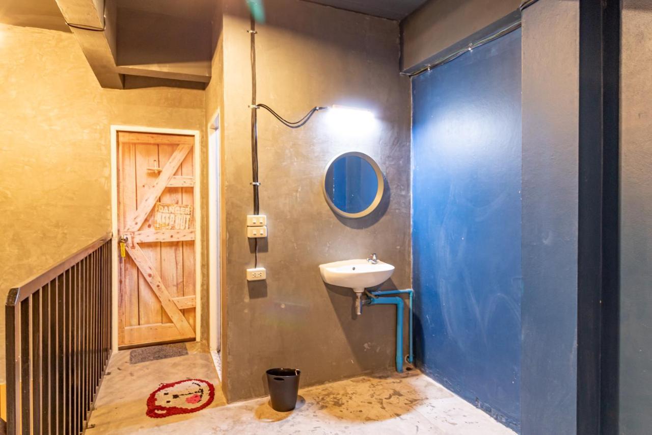 The Beds Ever Hostel (Adults Only) Bangkok Eksteriør billede