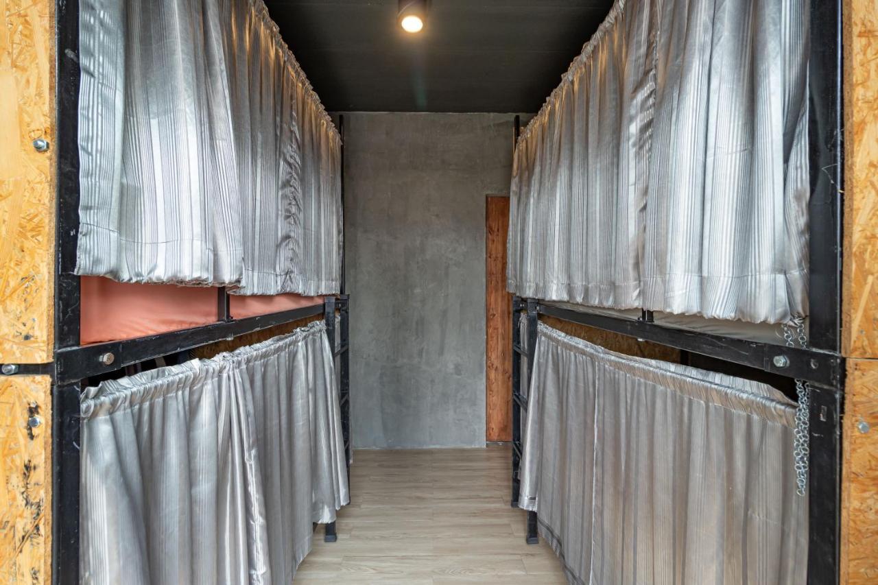 The Beds Ever Hostel (Adults Only) Bangkok Eksteriør billede