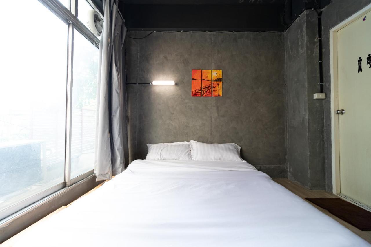 The Beds Ever Hostel (Adults Only) Bangkok Eksteriør billede