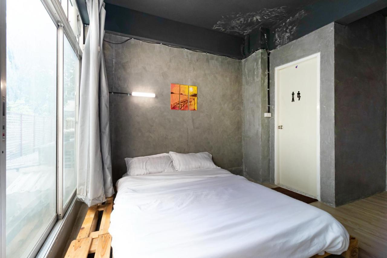 The Beds Ever Hostel (Adults Only) Bangkok Eksteriør billede